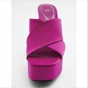 Zara Women’s s Chunky Fuchsia Colored High Heeled Platform Sandals Size 7.5/UK38